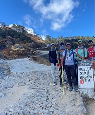 Book Sandakphu Phalut trek